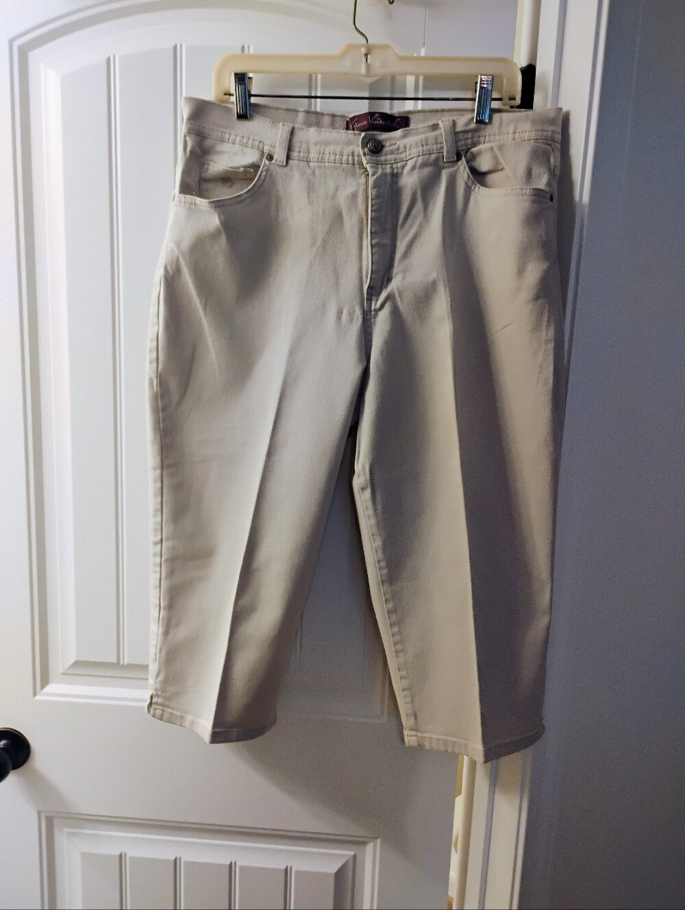 Gloria Vanderbilt Capris